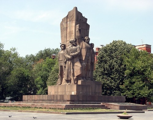 памятник в честь провозглашения Советской власти в Украине